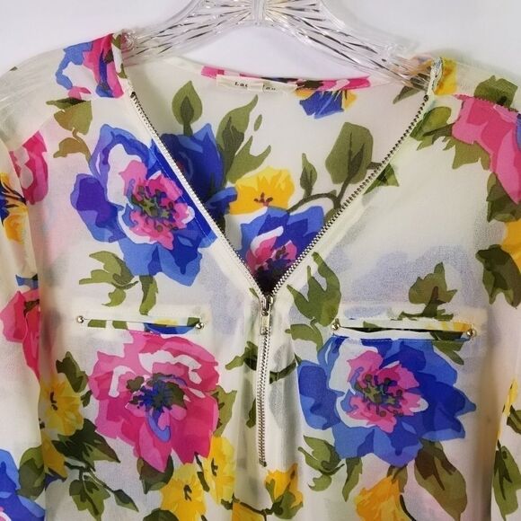 Lac bleu Floral Blouse. Size M. - Picture 8 of 10